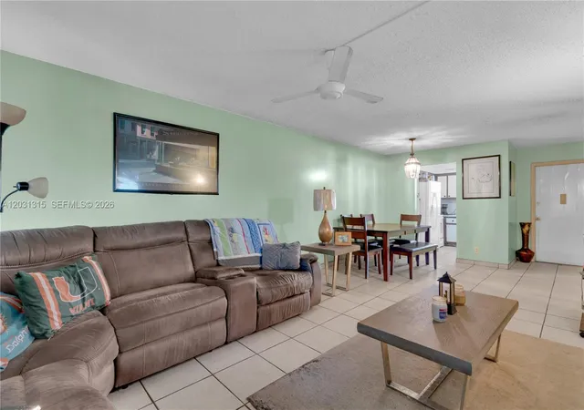 4th image of 1200 Tallwood Ave #202, Hollywood, FL 33021 | MLS# A12031315