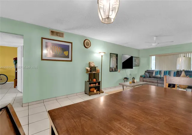 5th image of 1200 Tallwood Ave #202, Hollywood, FL 33021 | MLS# A12031315