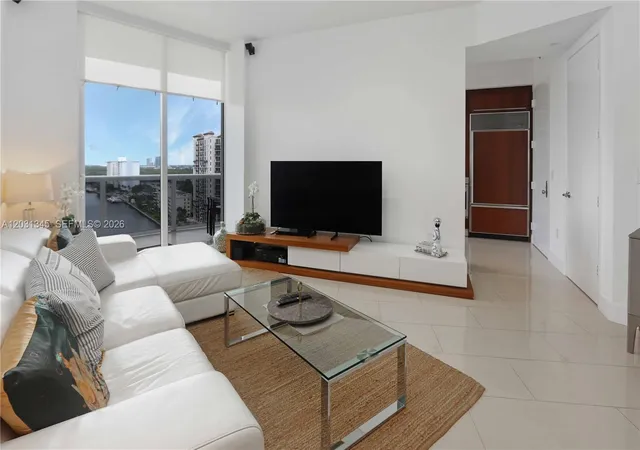 5th image of 15811 Collins Ave #1105, North Miami Beach, FL 33160 | MLS# A12031345