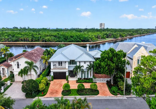 Photo 2 of Mansion for sale at 1900 Intracoastal Dr, Fort Lauderdale, FL 33305 | MLS# B26037079 | Listing updated on 2026-10-07