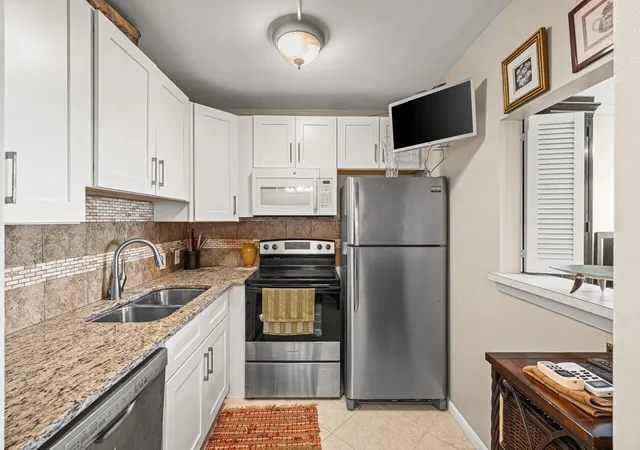 Photo 3 of Condo for sale at 175 Suffolk E, Boca Raton, FL 33434 | MLS# B26037123 | Listing updated on 2026-10-05