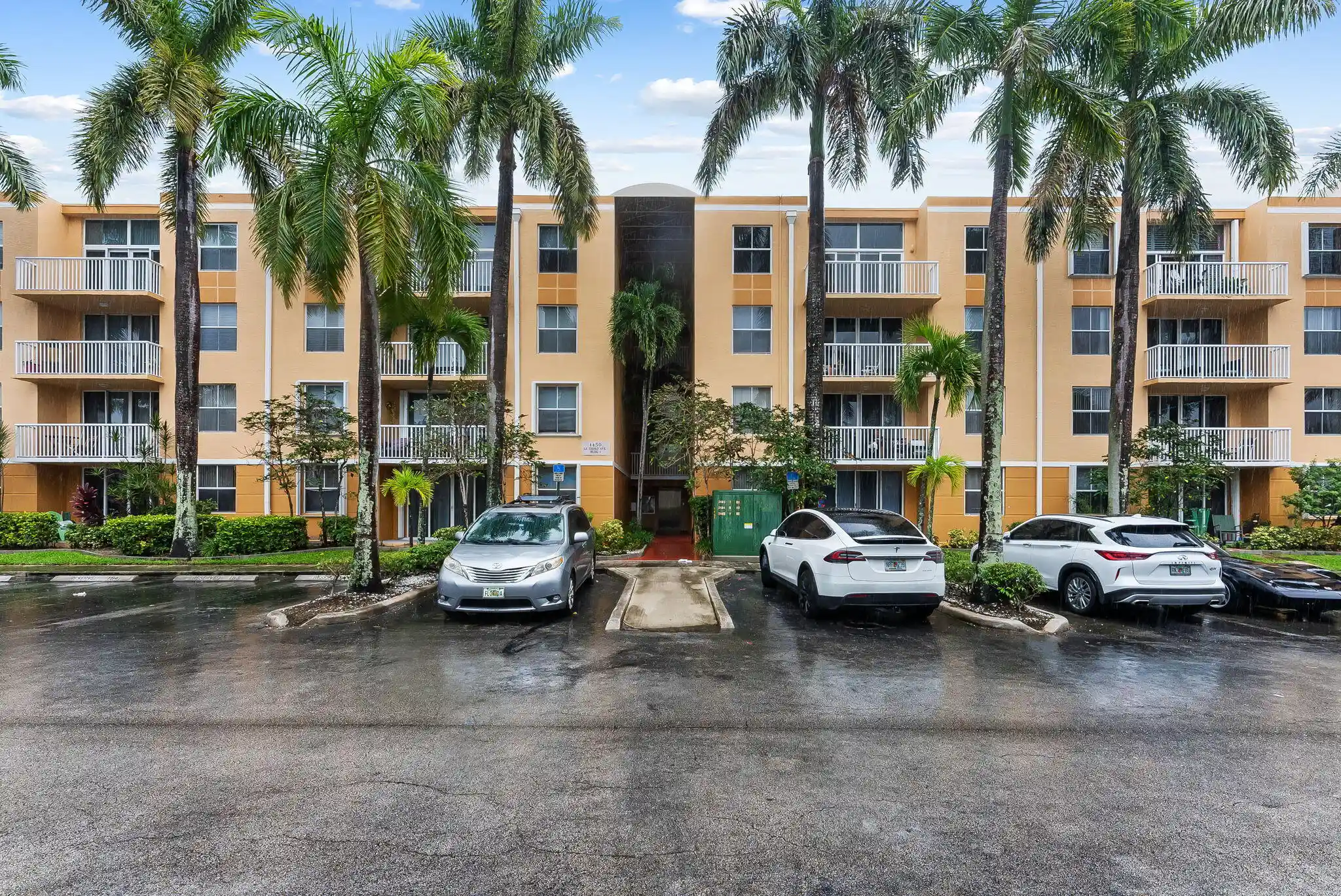 Condo for sale at 1450 SE 3rd Avenue #107, Dania, FL 33004 | MLS# B26037133