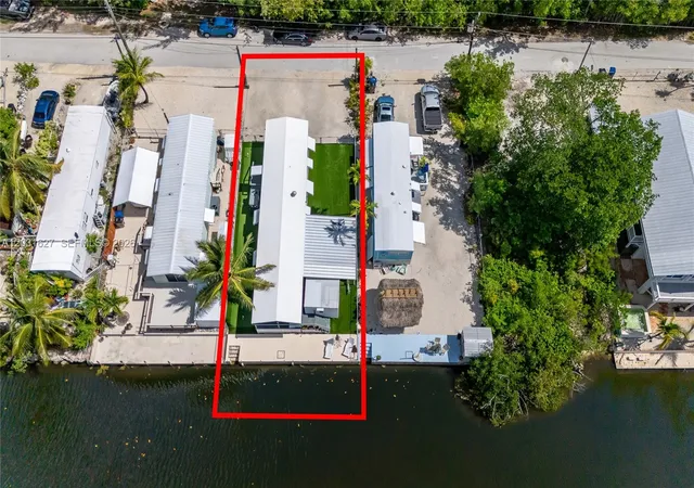 4th image of 456 Bowie Ln, Key Largo, FL 33037 | MLS# A12031627