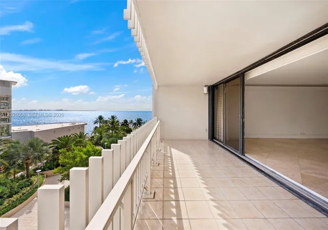 2nd image of 3 Grove Isle Dr #C605, Miami, FL 33133 | MLS# A12031008