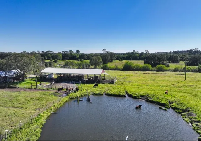 Photo 3 of House for sale at 7230 77th Street, Vero Beach, FL 32967 | MLS# B26037273 | Listing updated on 2026-09-23