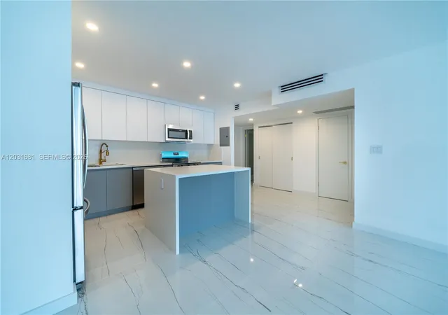 5th image of 19380 Collins Ave #1105, Sunny Isles Beach, FL 33160 | MLS# A12031681