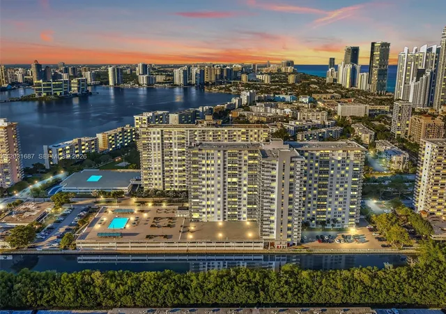 3rd image of 230 174Th St, Sunny Isles Beach, FL 33160