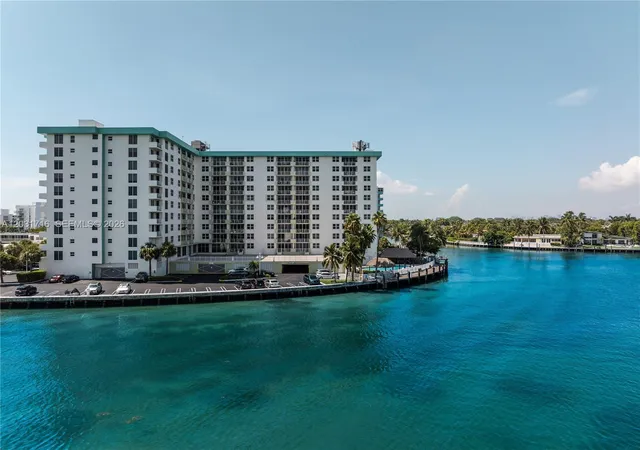 2nd image of 10350 W Bay Harbor Dr, Bay Harbor Islands, FL 33154