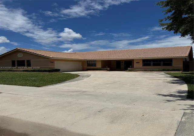 1st image of 6950 W Wedgewood Ave, Davie, FL 33331 | MLS# A12022720