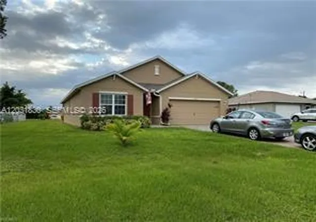 Homes for sale in Cape Coral, FL | 3815 Sw 11th Pl, Cape Coral, FL 33914 | MLS# A12031830