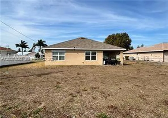 Homes for sale in Cape Coral, FL | 3815 Sw 11Th Pl, Cape Coral, FL 33914 | MLS# A12031830