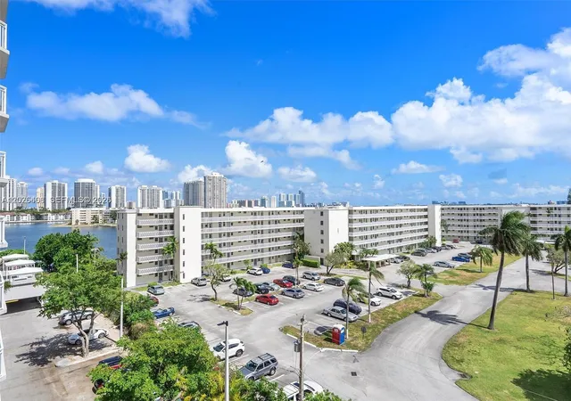 Homes for sale in Aventura, FL | 18021 Biscayne Boulevard, Aventura, FL 33160 | Houzeo