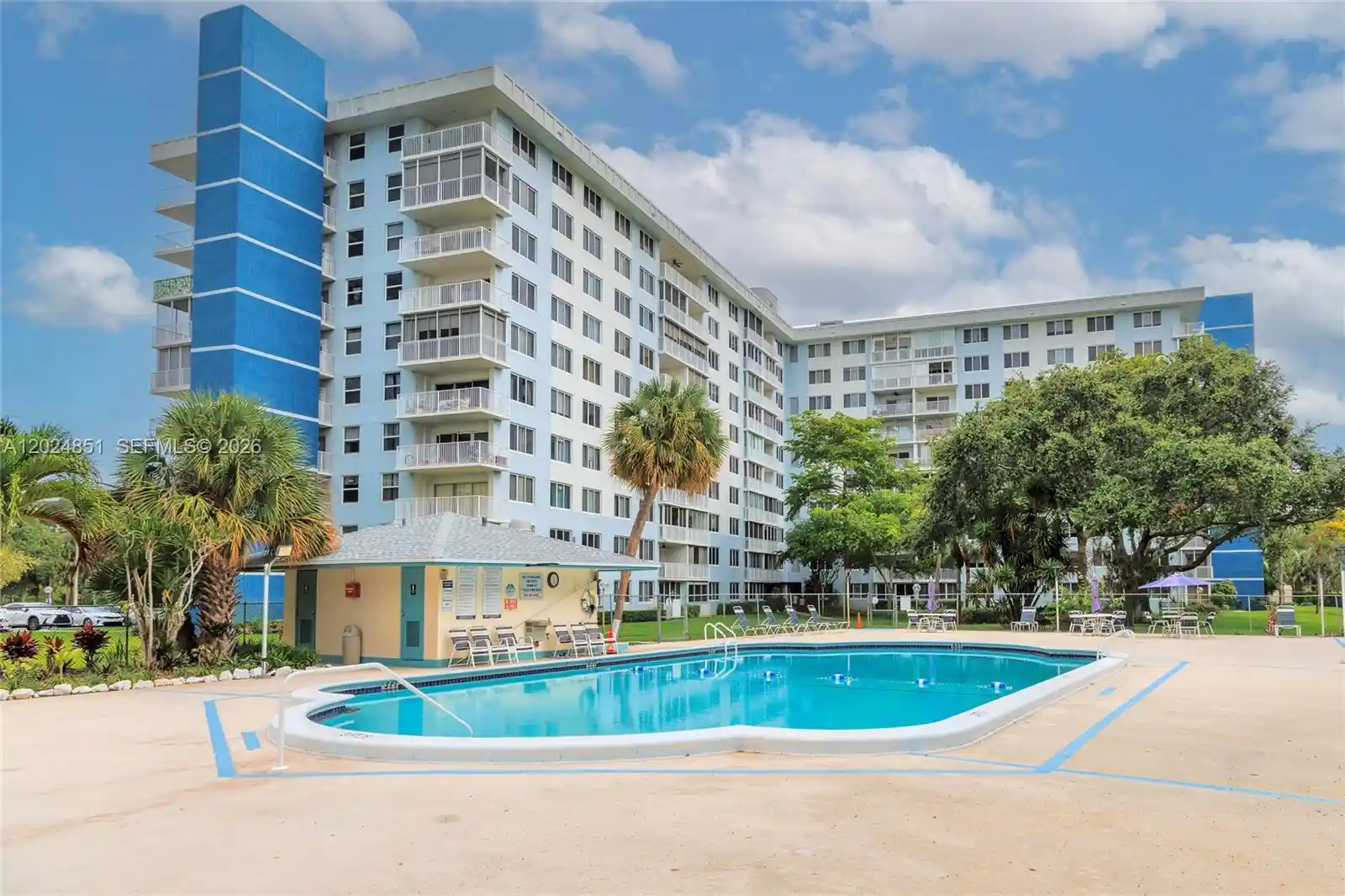 Listing Photo 1 - Condo for sale in 4200 Hillcrest Dr located at 4200 Hillcrest Dr, Hollywood, FL 33021 - Unit #504