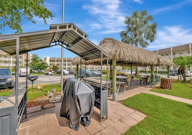 Homes for sale in Margate, FL | 6800 Royal Palm Boulevard, Margate, FL 33063 | Houzeo