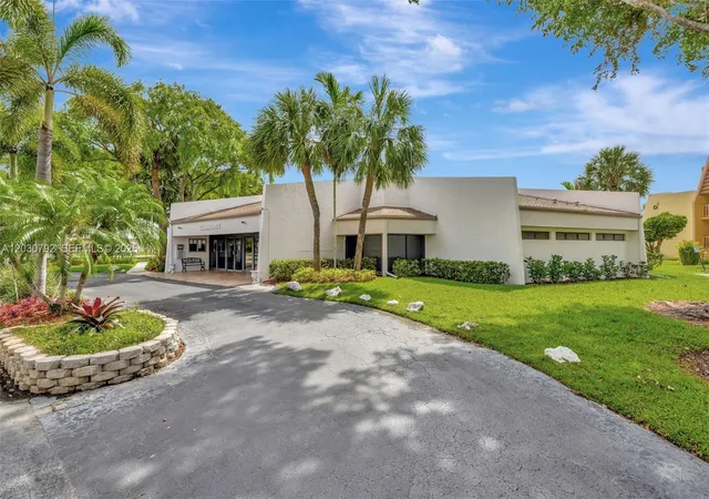 Homes for sale in Margate, FL | 6800 Royal Palm Boulevard, Margate, FL 33063 | Houzeo