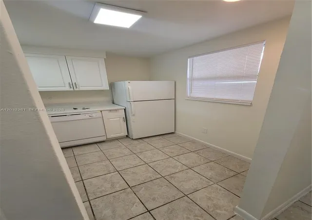 4th image of 2800 Nw 56Th Ave #E401, Lauderhill, FL 33313 | MLS# A12032261