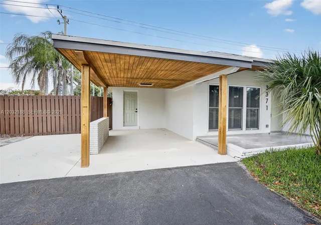 Homes for sale in Fort Lauderdale, FL | 3371 Sw 23Rd St, Fort Lauderdale, FL 33312 | MLS# A12032188
