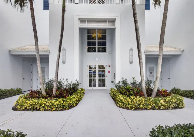 Photo 4 of Condo for sale at 712 Bay Colony Dr S, Juno Beach, FL 33408 | MLS# B26037837 | Listing updated on 2026-09-28