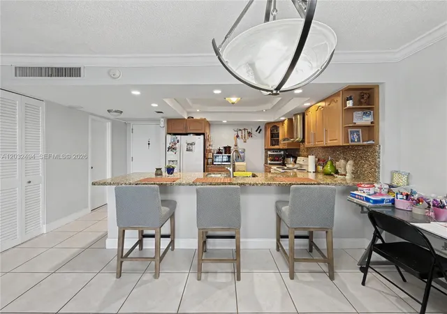 2nd image of 5701 Collins Ave #1711, Miami Beach, FL 33140 | MLS# A12032494