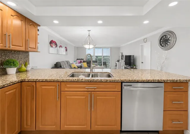 3rd image of 5701 Collins Ave #1711, Miami Beach, FL 33140 | MLS# A12032494