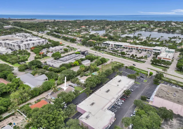 Photo 4 of House for sale at 1718 Ridge Rd, North Palm Beach, FL 33408 | MLS# B26037932 | Listing updated on 2026-10-01