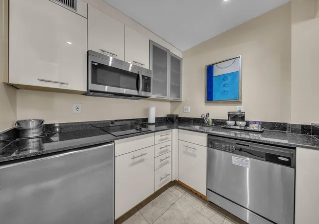 Photo 3 of Condo for sale at 2670 E Sunrise Blvd #319, Fort Lauderdale, FL 33304 | MLS# B26037976 | Listing updated on 2026-09-23