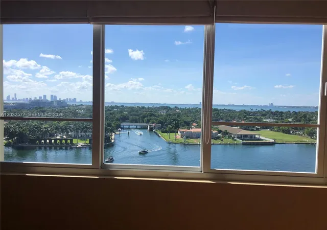 4th image of 5005 Collins Ave #1202, Miami Beach, FL 33140 | MLS# A12032577