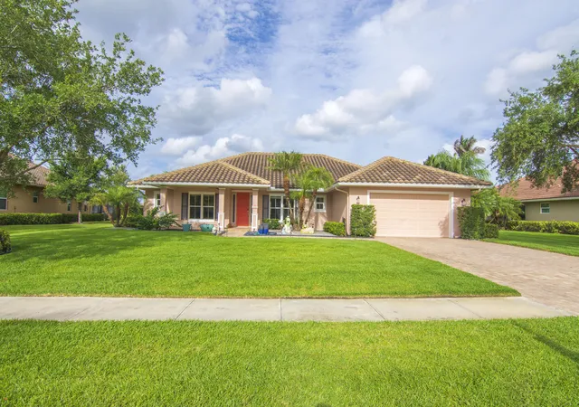Photo 1 of Single family home for sale at 470 Pittman Ave, Vero Beach, FL 32968 | MLS# B26038015 | Listing updated on 2026-10-07