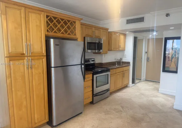 2nd image of 19201 Collins Ave #1044, Sunny Isles Beach, FL 33160 | MLS# A12032681