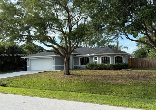 Homes for sale in Port St Lucie, FL | 389 Ne Surfside Ave, Port St Lucie, FL 34983 | MLS# A12032436