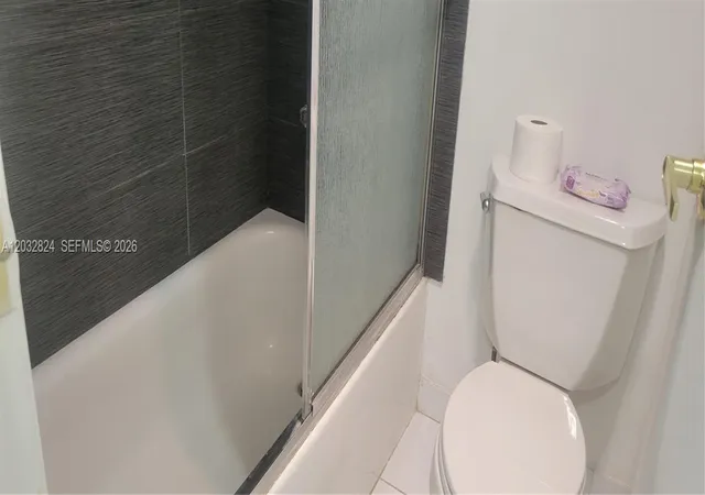 5th image of 3401 N Country Club Dr #110, Miami, FL 33180 | MLS# A12032824