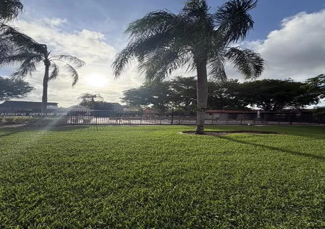 2nd image of 15718 E Waterside Cir, Sunrise, FL 33326