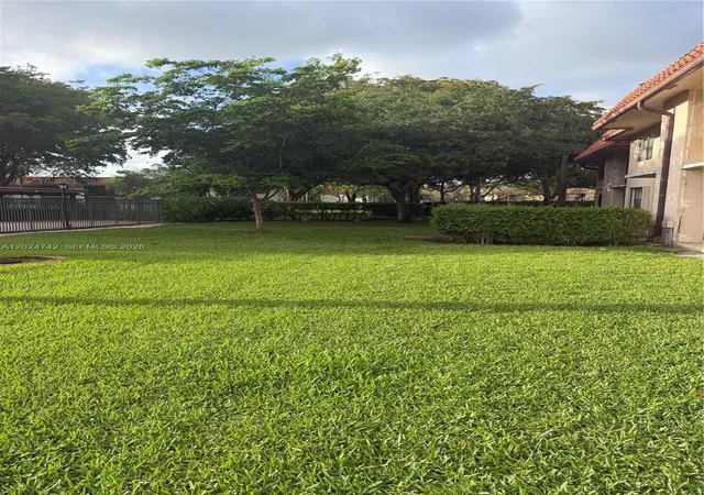 17th image of 15718 E Waterside Cir #102, Sunrise, FL 33326 | MLS# A12024742