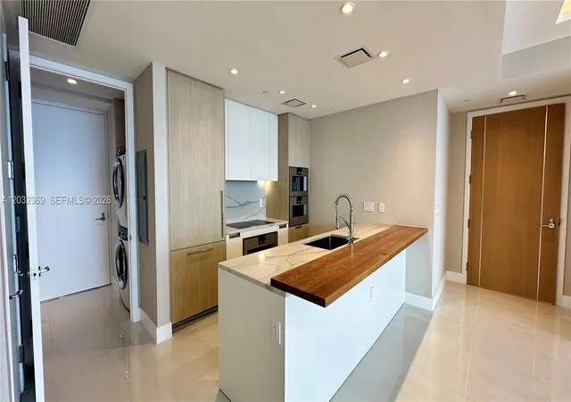 4th image of 15701 Collins Ave #3804, North Miami Beach, FL 33160 | MLS# A12032369