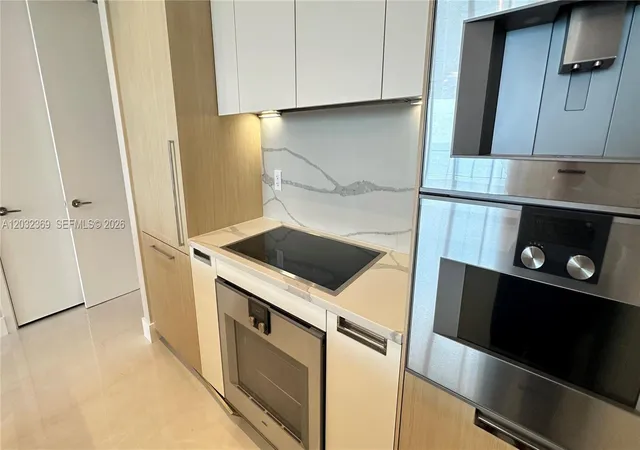 5th image of 15701 Collins Ave #3804, North Miami Beach, FL 33160 | MLS# A12032369