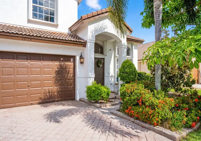 Photo 3 of Single family home for sale at 11124 Narragansett Bay Ct, Wellington, FL 33414 | MLS# B26038291 | Listing updated on 2026-09-23