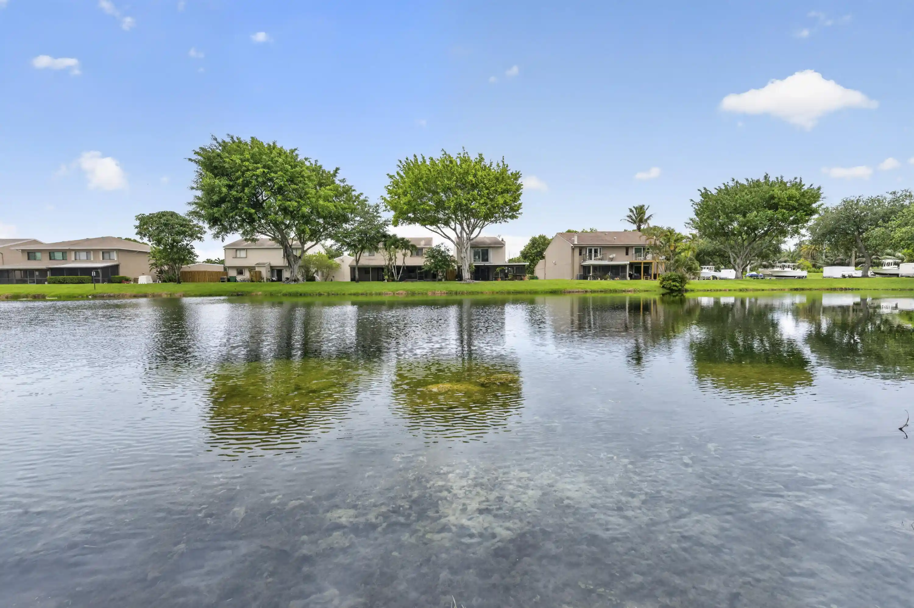 Townhouse for sale at 5182 S University Dr, Davie, FL 33328 | MLS# B26038302