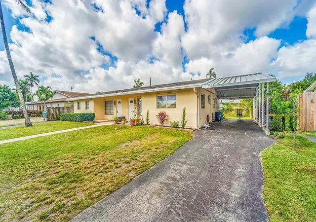 3rd image of 4681-4685 Sw 43Rd Ter, Fort Lauderdale, FL 33314 | MLS# B26038306
