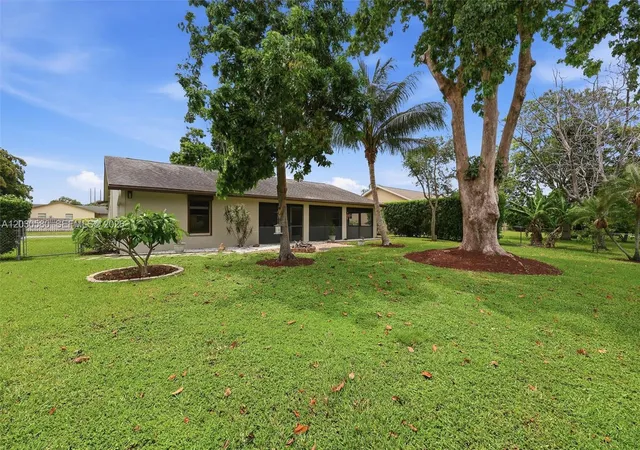 3rd image of 107 Starling Ave, Royal Palm Beach, FL 33411 | MLS# A12030580