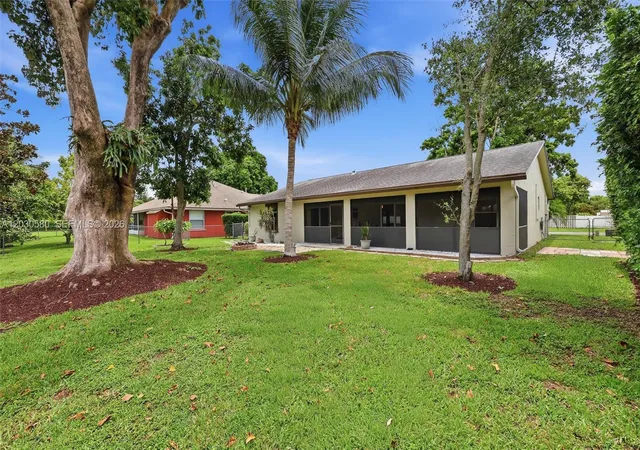 4th image of 107 Starling Ave, Royal Palm Beach, FL 33411 | MLS# A12030580