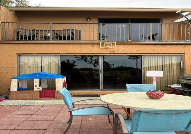 4th image of 2828 Nw 80Th Ave, Sunrise, FL 33322 | MLS# A12026683
