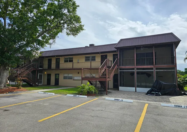 3rd image of 3124 Se Us Hwy 441 #J8, Okeechobee, FL 34974 | MLS# B26038426