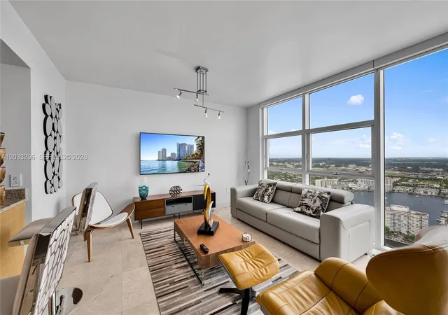 4th image of 1830 S Ocean Dr #4807, Hallandale Beach, FL 33009 | MLS# A12033296