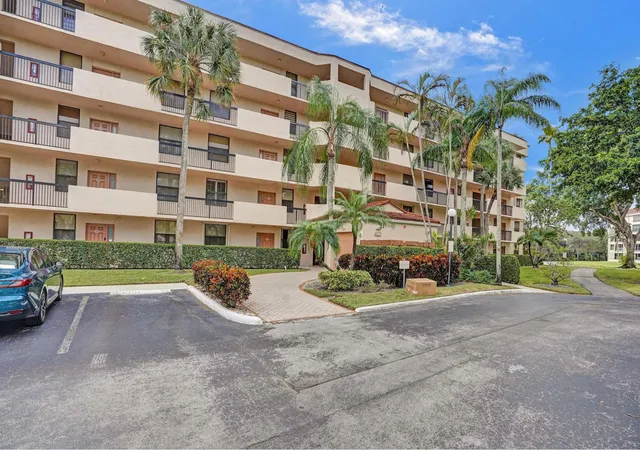 3rd image of 2768 Carambola Cir S #301, Coconut Creek, FL 33066 | MLS# B26038463