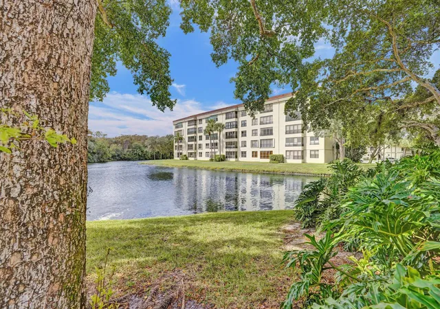 5th image of 2768 Carambola Cir S #301, Coconut Creek, FL 33066 | MLS# B26038463