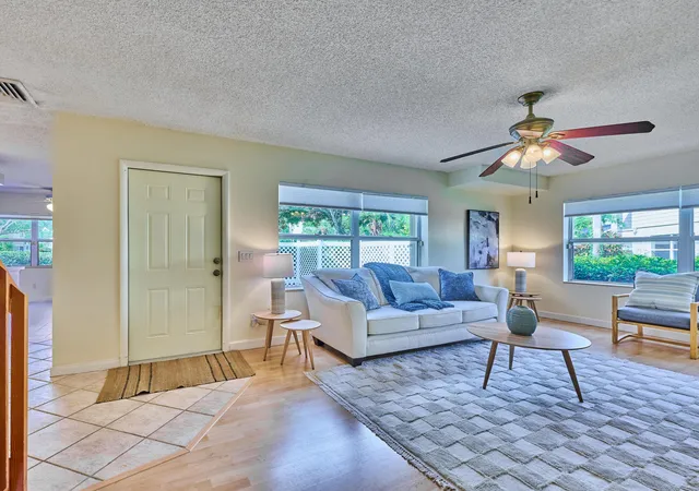 2nd image of 4604 Roxbury Ct, Boynton Beach, FL 33436 | MLS# B26038478