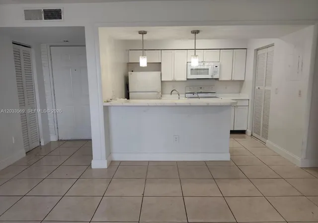 2nd image of 1269 Sw 46th Ave #2408, Pompano Beach, FL 33069 | MLS# A12033569