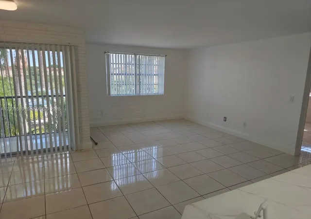 3rd image of 1269 Sw 46Th Ave #2408, Pompano Beach, FL 33069 | MLS# A12033569