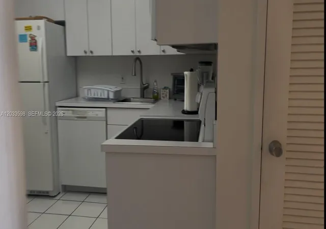 4th image of 5161 Collins Ave #1702, Miami Beach, FL 33140 | MLS# A12033598