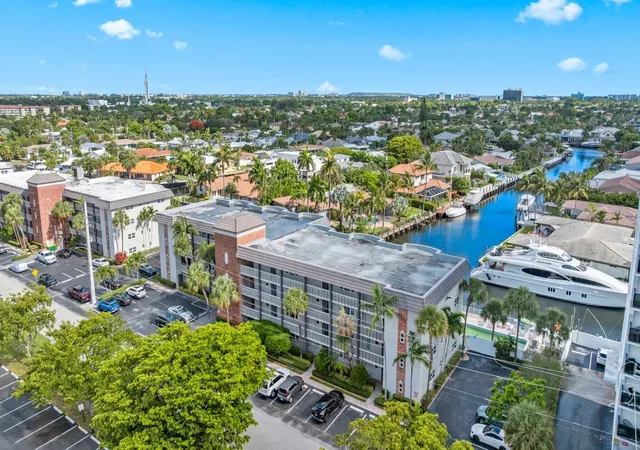 Homes for sale in Fort Lauderdale, FL | 3121 Ne 51st St #204e, Fort Lauderdale, FL 33308 | MLS# B26038680